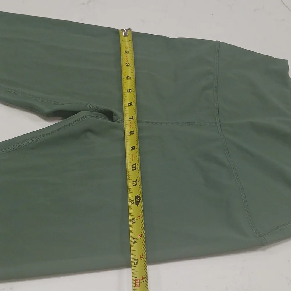 Green Activewear Set Gentle Used Sz Small - Picture 8 of 12